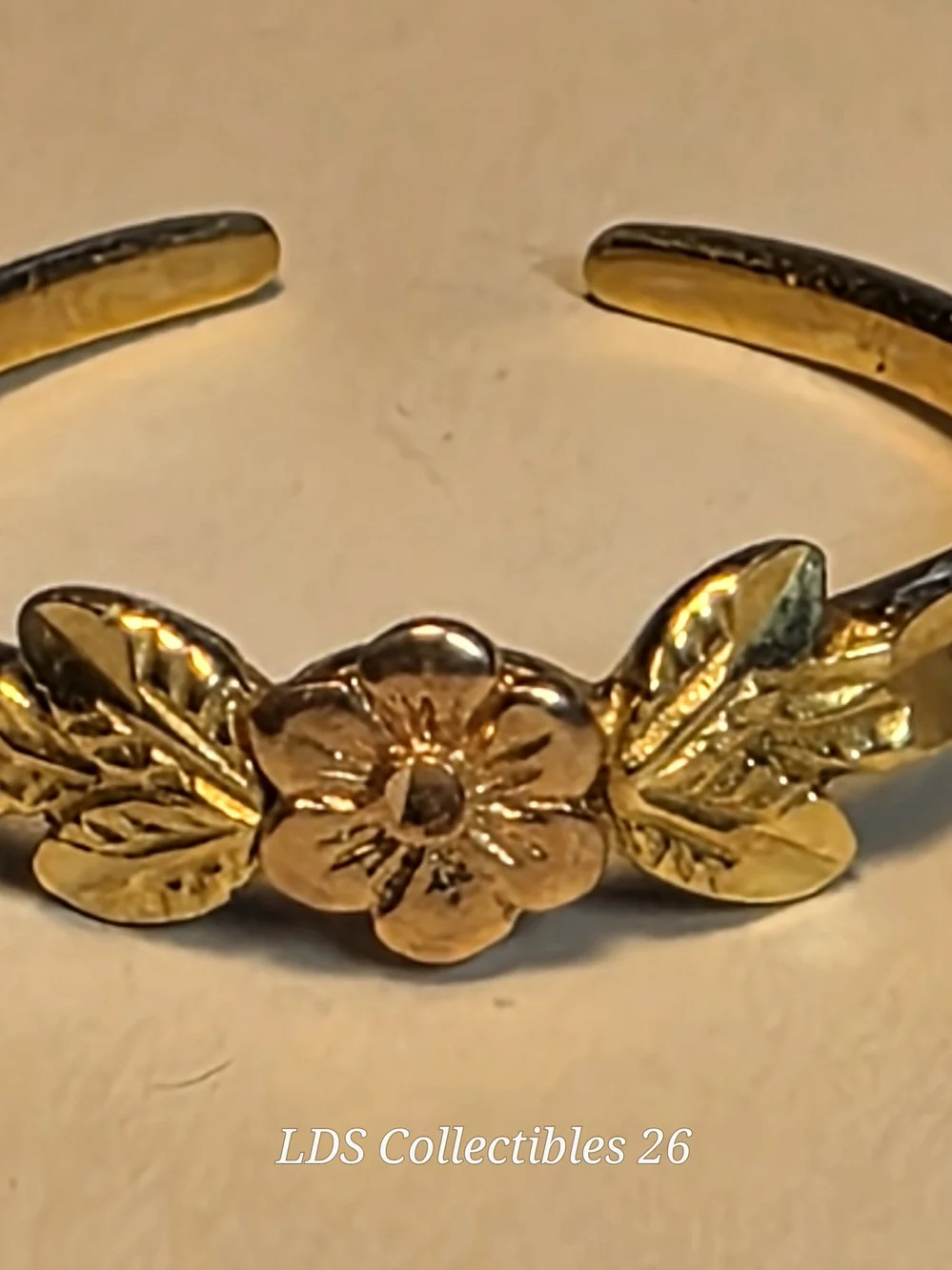 Gold Leaf Toe Ring - Women's Adjustable 14K Gold Toe Ring - Picture 2 of 12